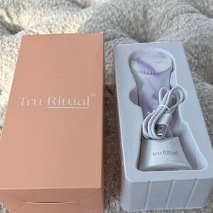 Lavender Facial Cleansing Device